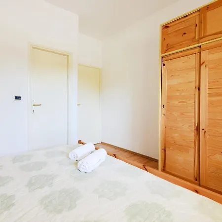 2 Bedroom Cozy In Apartament Ugljan